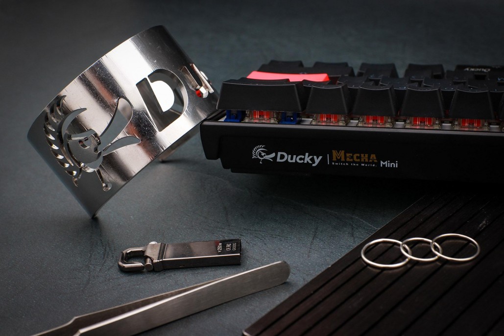 teclado_gamer_ducky_mecha_mini_v2_rgb_kailh_box_red_pbt_double_shot - Imagen 9
