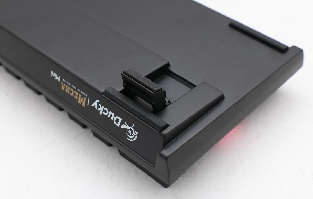 teclado_gamer_ducky_mecha_mini_v2_rgb_kailh_box_white_pbt_double_shot - Imagen 10
