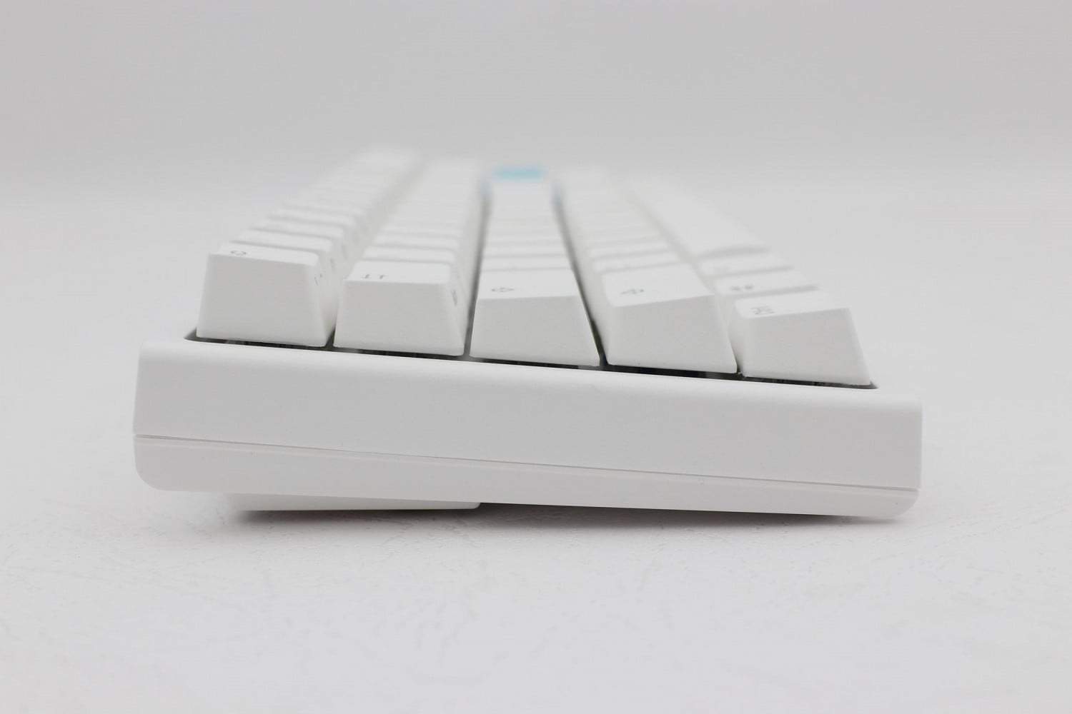 teclado_gamer_ducky_one_2_mini_pure_white_rgb_version_gaming_cherry_mx_red_double_shot_pbt_mecanico - Imagen completa 10