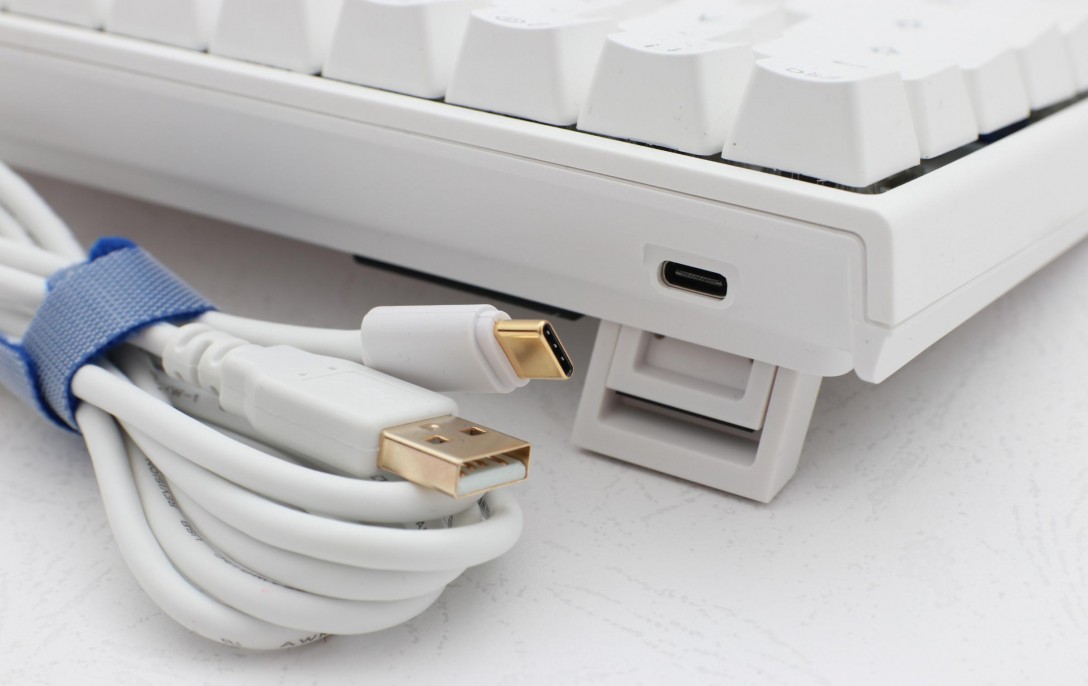 teclado_gamer_ducky_one_2_sf_rgb_white_cherry_mx_blue_double_shot_pbt_mecanico - Imagen 7